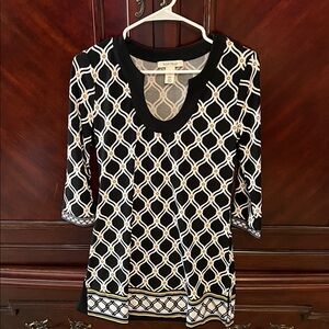 Black and White Geometric Pattern Tunic